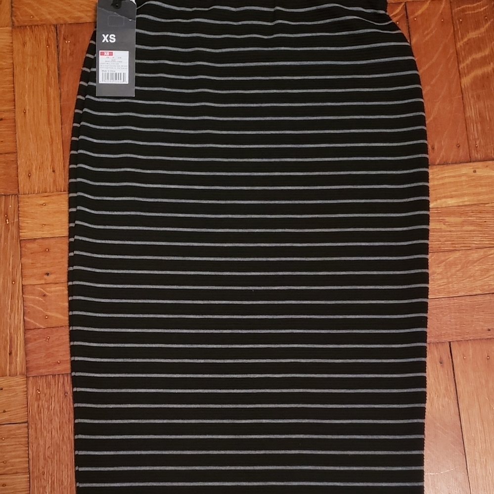 3 for 25 Make an offer 3 for 25.   Pencil skirt hp🔥🔥🔥